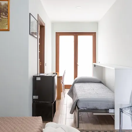 Castelbarco House B 4* Rome