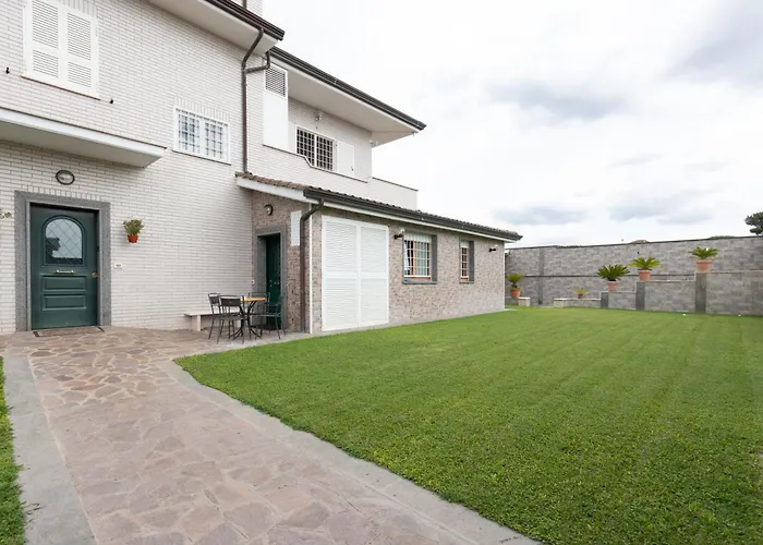 Castelbarco House B Konukevi