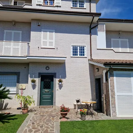 Castelbarco House B 4*