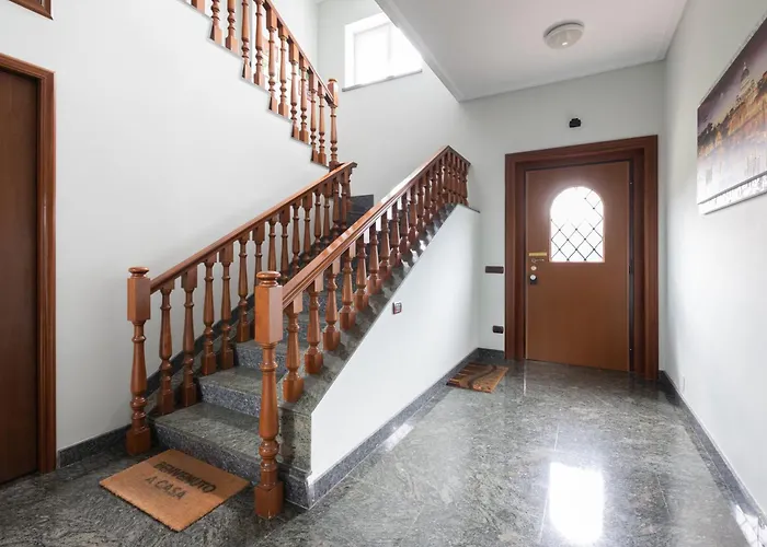 Castelbarco House B Гостевой дом