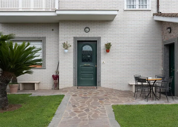 Гостевой дом Castelbarco House B 4*